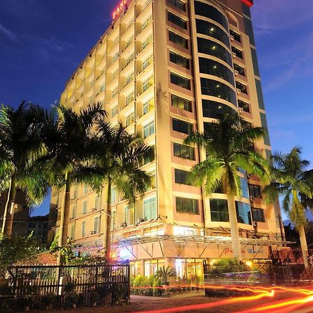 Panda Hotel Yangon Exteriör bild