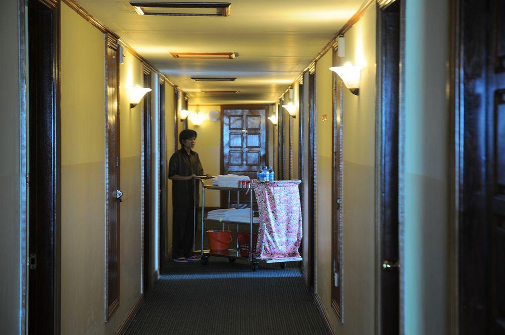 Panda Hotel Yangon Exteriör bild