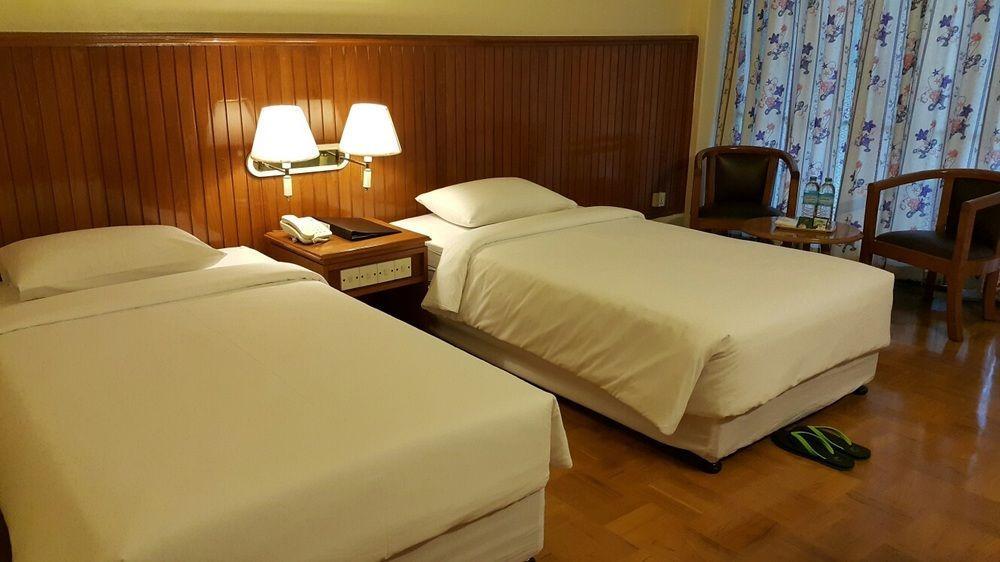 Panda Hotel Yangon Exteriör bild