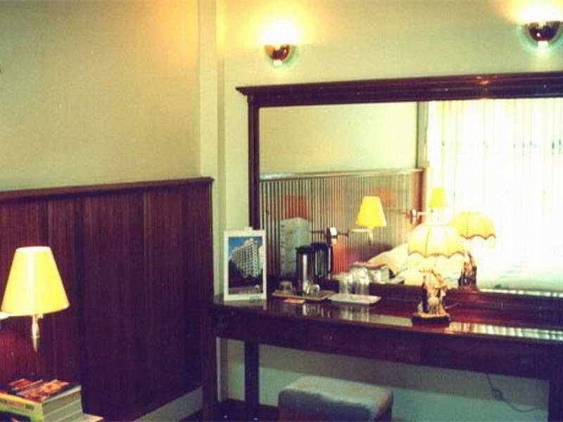 Panda Hotel Yangon Exteriör bild
