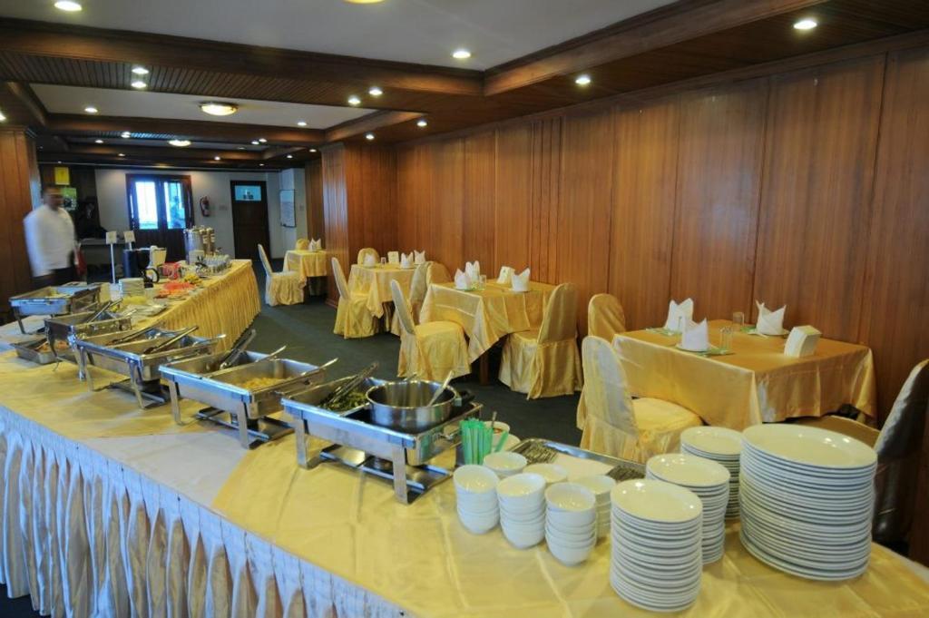 Panda Hotel Yangon Exteriör bild