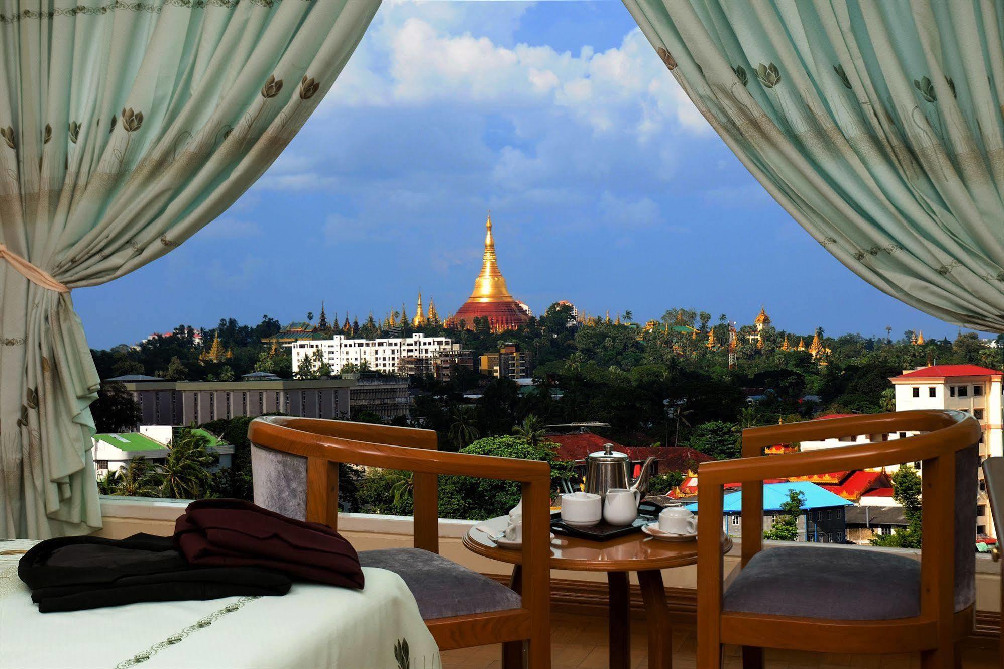 Panda Hotel Yangon Exteriör bild