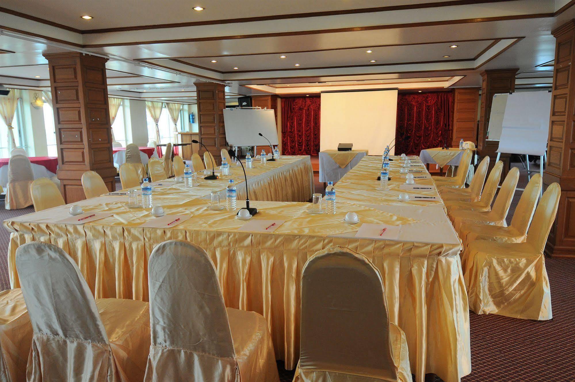 Panda Hotel Yangon Exteriör bild