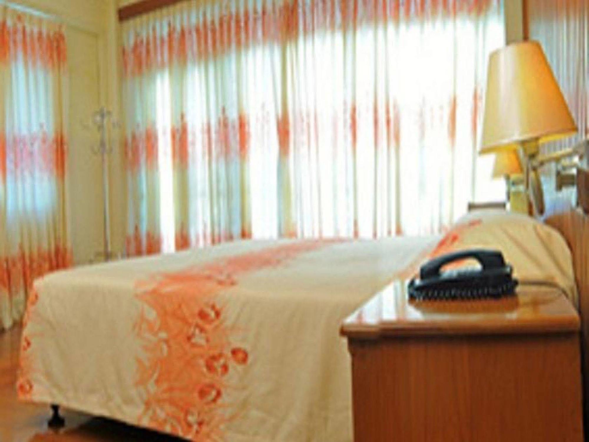 Panda Hotel Yangon Exteriör bild